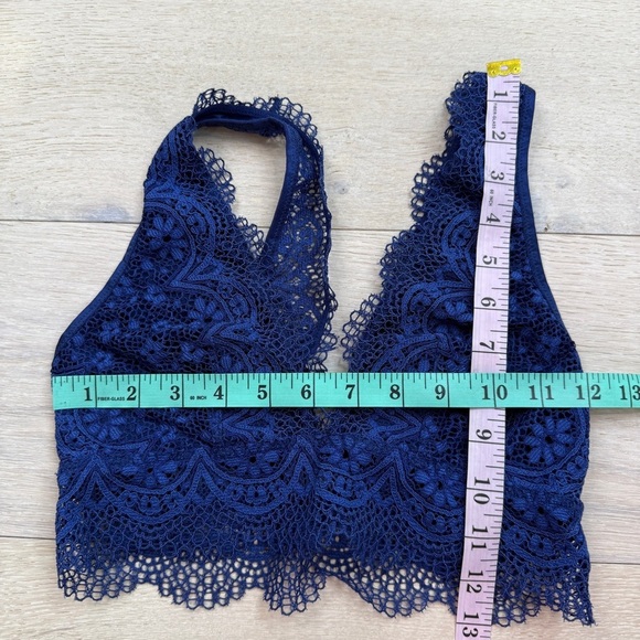 Victoria’s Secret Lace Women's Intimate Bra in Navy - Picture 3 of 5